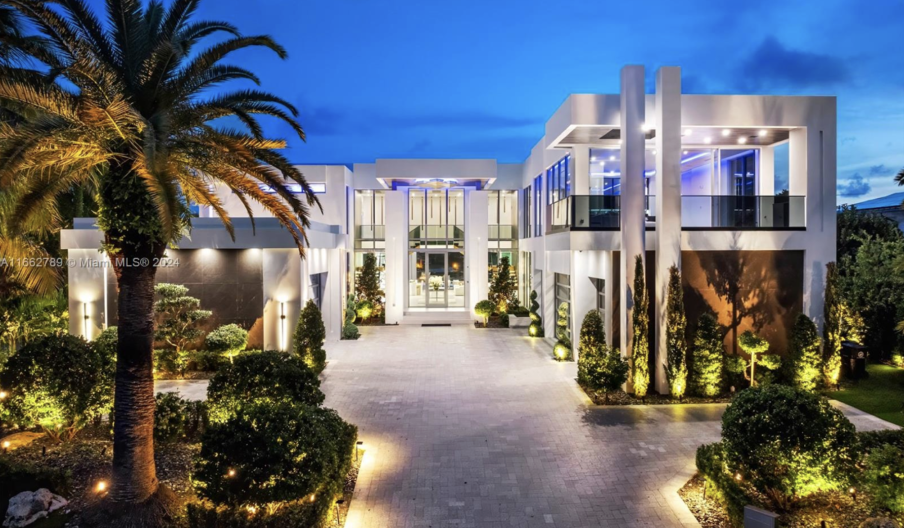 1 Harborage Isle Drive